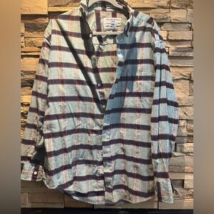 Vintage Manhattan Plaid Flannel
Long Sleeve Buttonup Shirt Size L